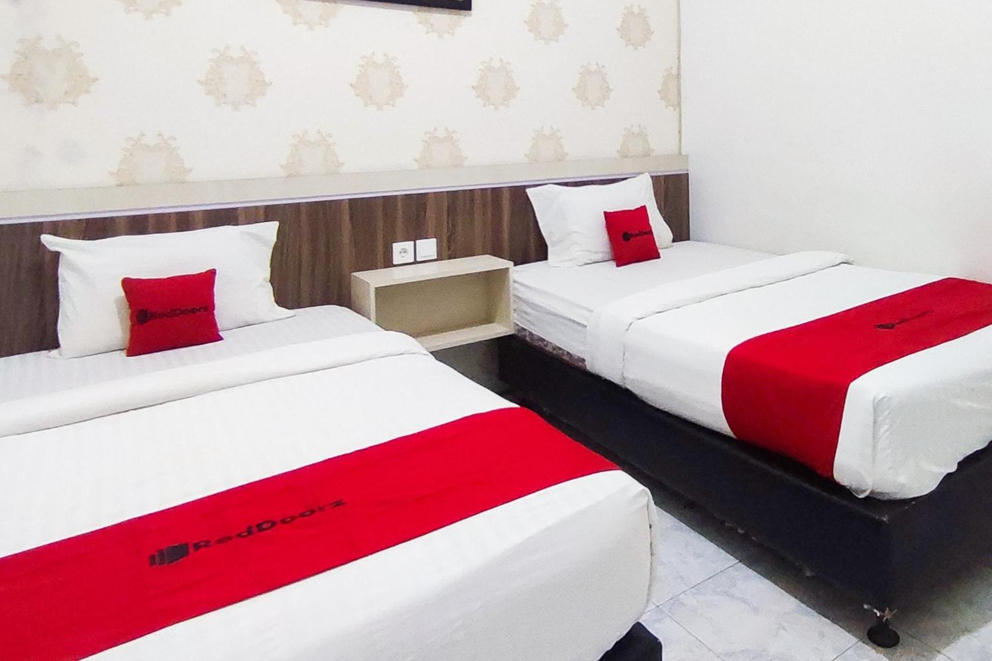 Reddoorz Syariah At Penginapan Eby Padang 외부 사진