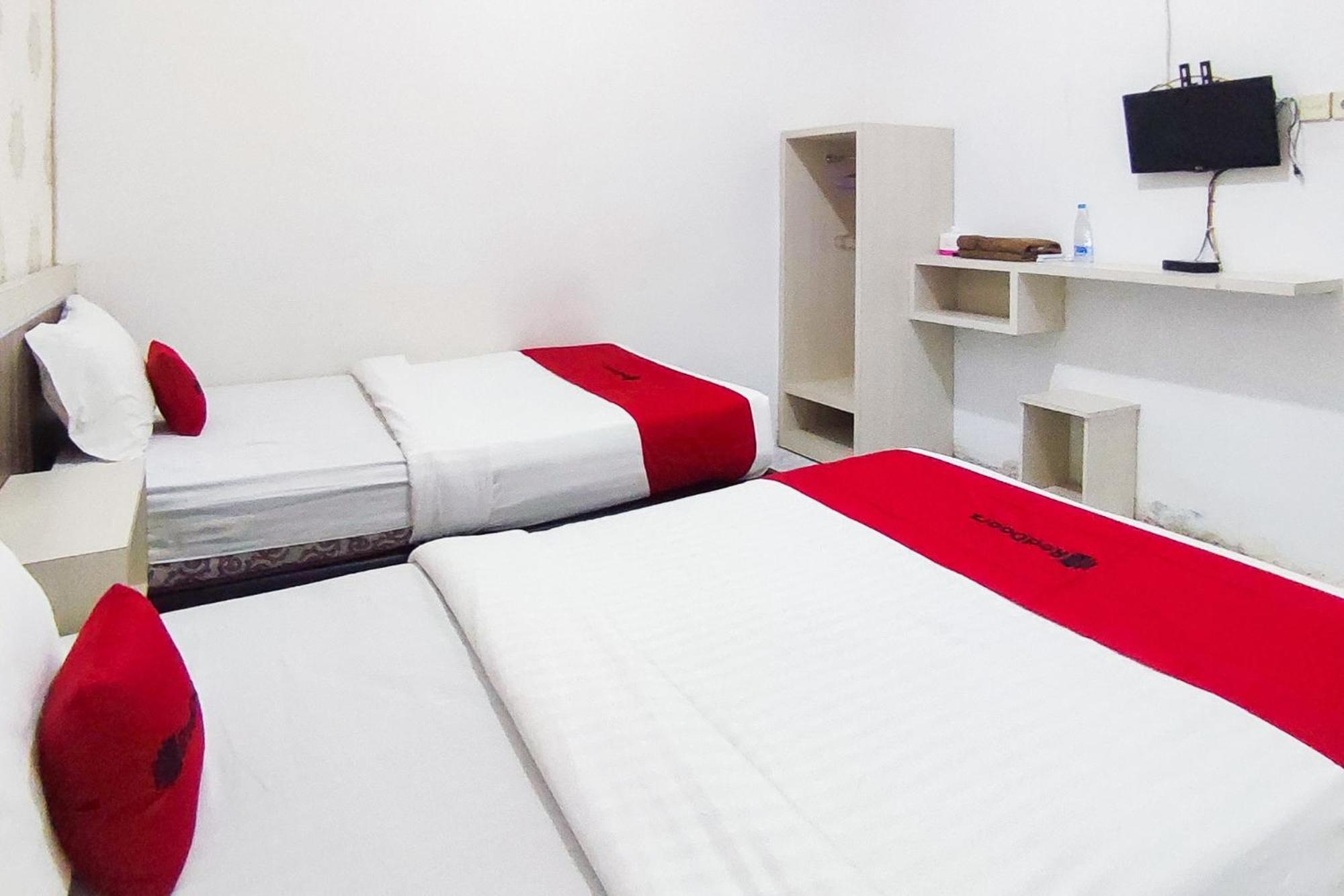 Reddoorz Syariah At Penginapan Eby Padang 외부 사진